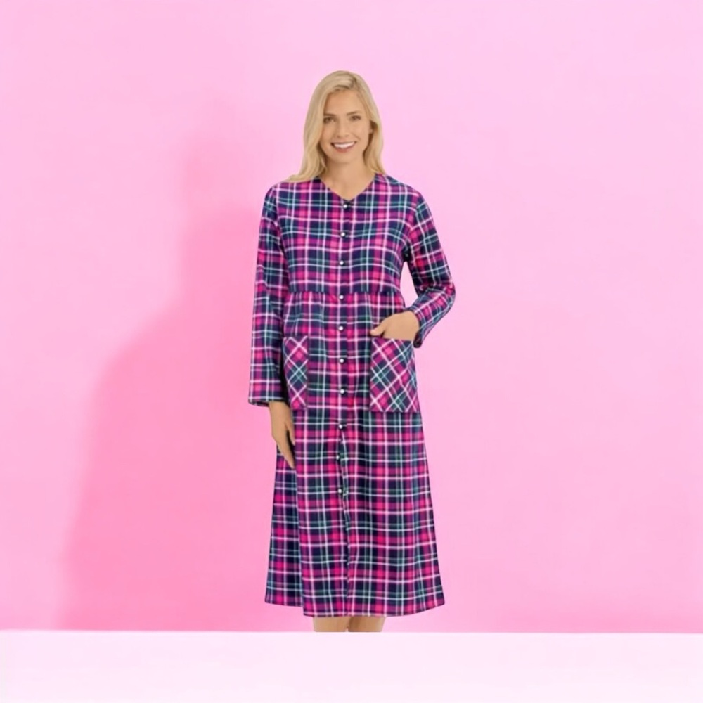 Target Flannel Robe House Coat Plaid Women Size L Pink Black White- Pearl Snap